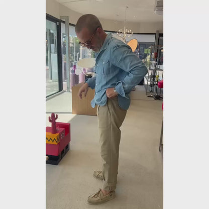 CHINO PENCE COL.MUD FW 25/26