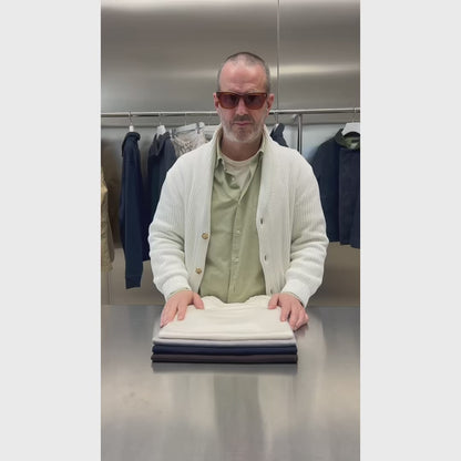 QUIET LUXURY T-SHIRT COL.300